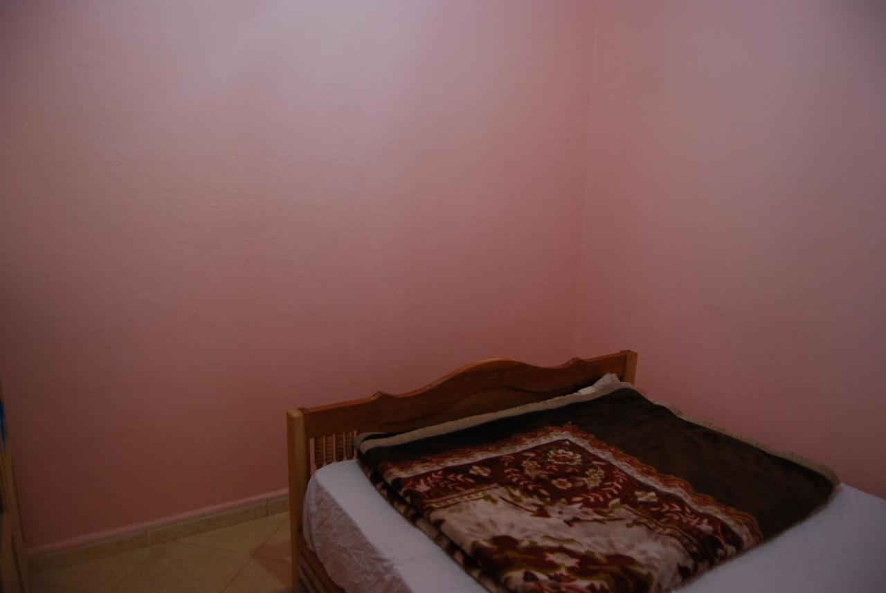 Auberge Tafilalt Bouzmou Bouzmou Imilchil Buitenkant foto