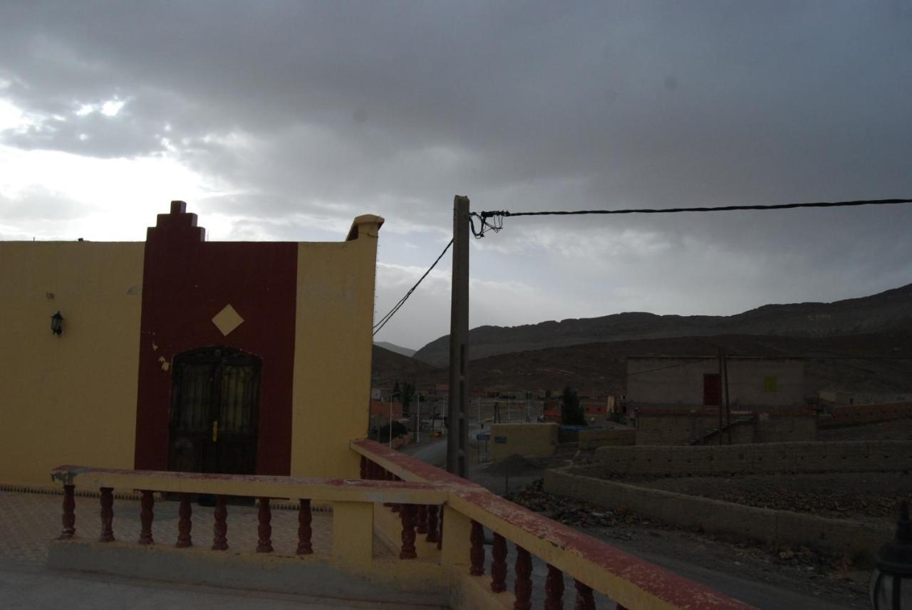Auberge Tafilalt Bouzmou Bouzmou Imilchil Buitenkant foto